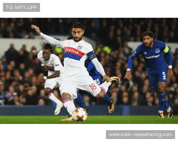 里昂客场五球横扫梅斯，进攻火力全开