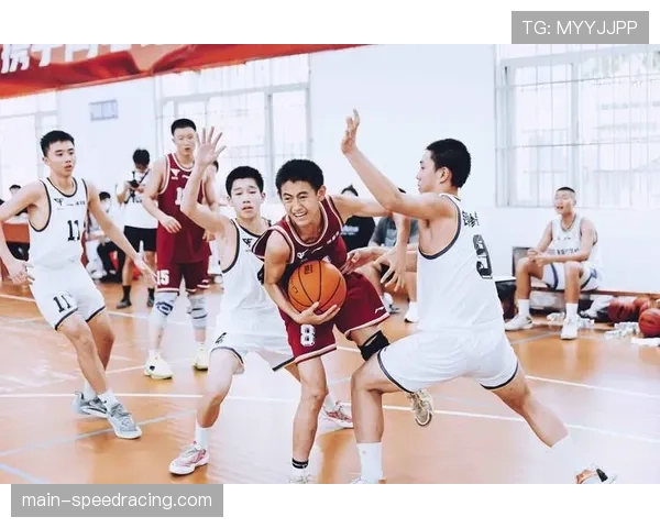 “走进CBA”公益活动在杭州举行,球员与特殊学校学生互动